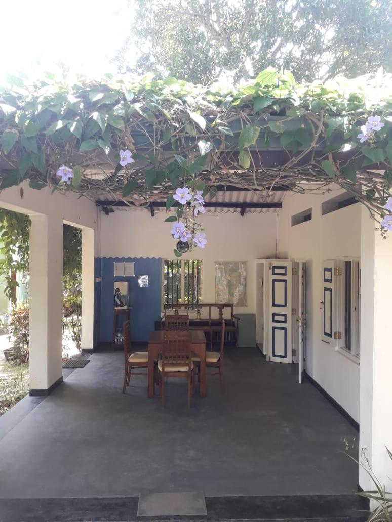 Hostel Residence Bentota Extérieur photo